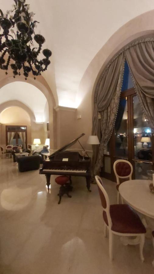 Suite Hotel Santa Chiara Lecce Esterno foto