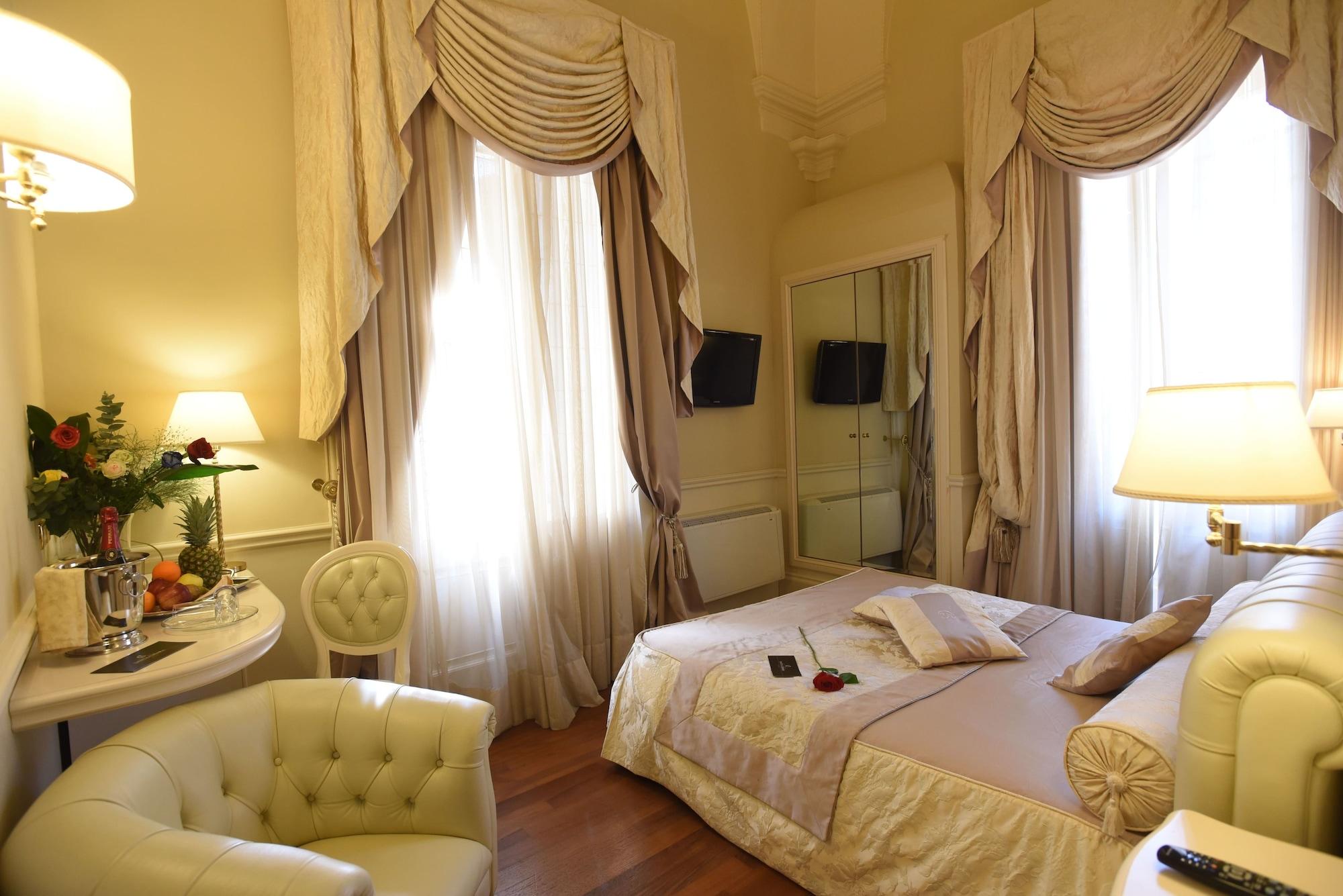 Suite Hotel Santa Chiara Lecce Esterno foto