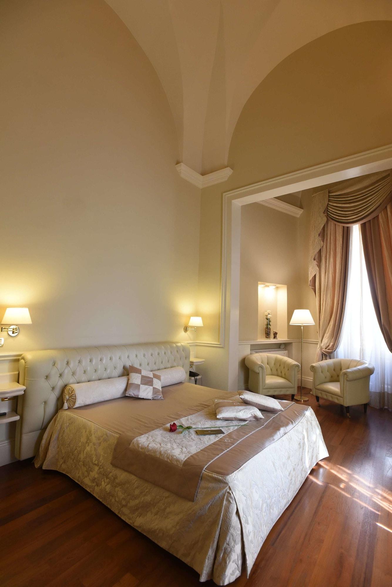 Suite Hotel Santa Chiara Lecce Esterno foto