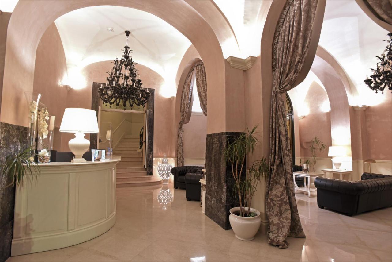 Suite Hotel Santa Chiara Lecce Esterno foto