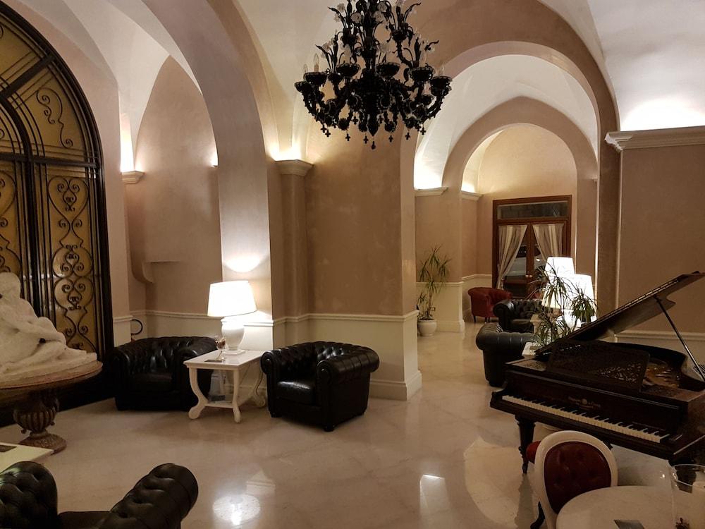 Suite Hotel Santa Chiara Lecce Esterno foto