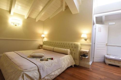 Suite Hotel Santa Chiara Lecce Esterno foto